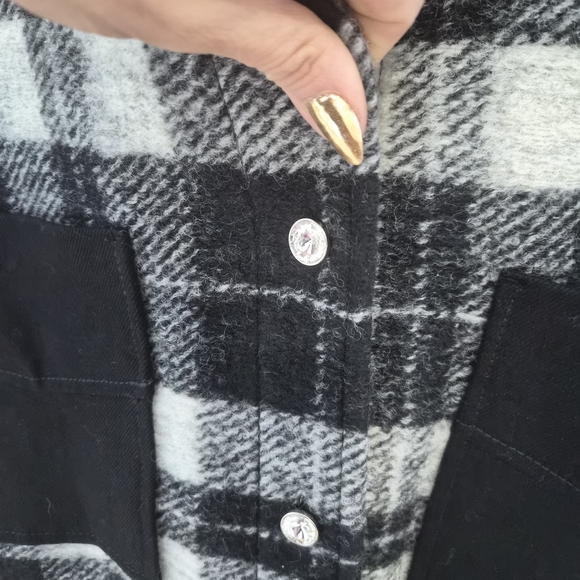 NEW NWT Zara Black and White Plaid Shirt Jacket Size L With Rhinestone Buttons - Picture 3 of 6